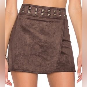 NWT BCBGMAXAZRIA brown suede mini skirt metal circles, size medium
